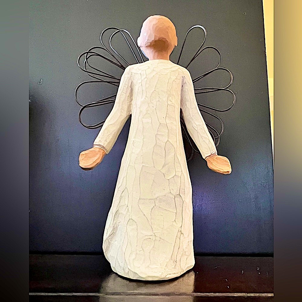 Willow Tree “Grace” Resin Figurine with wire wings in perfect condition!✨💗✨